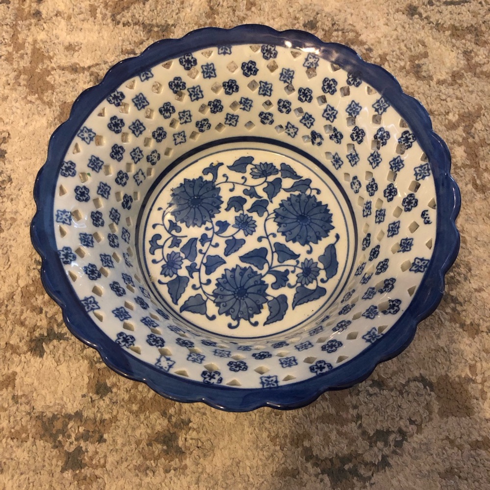 Vintage Chinoiserie Blue and White Floral Ceramic Bowl - Picture 2 of 7